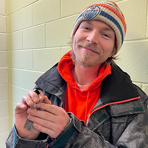 headshot of Alex Muth