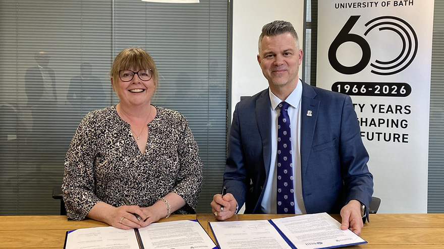 Professor Wilson and Dr. Boe signing the renewed MoU