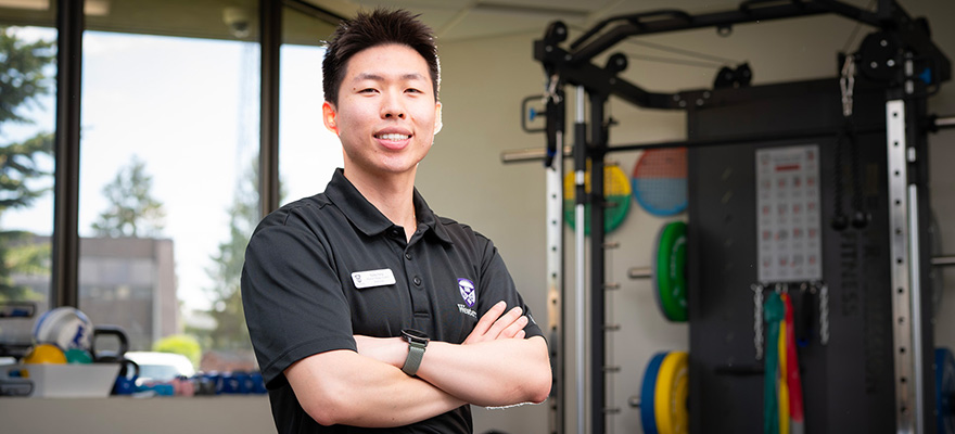 Toddy Feng, student in his final year of the Master of Physical Therapy program, received a glimpse into his dream career. (Iulia Costache/Faculty of Health Sciences)