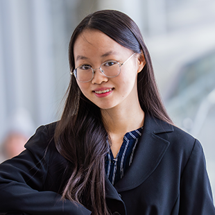 Merideth Shang headshot